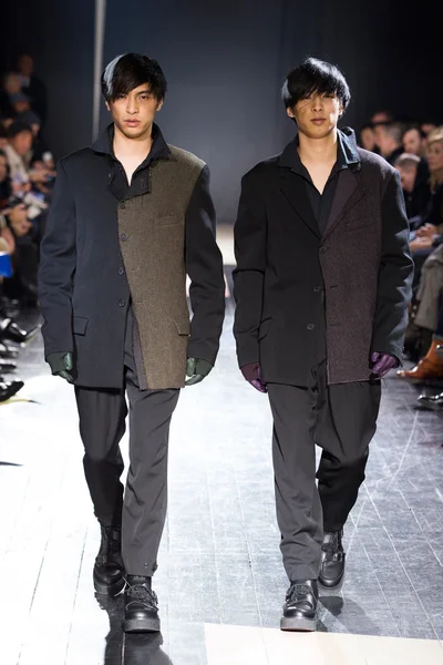 Look 28
